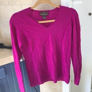 100% magenta cashmere sweater. Fenn wright Manson